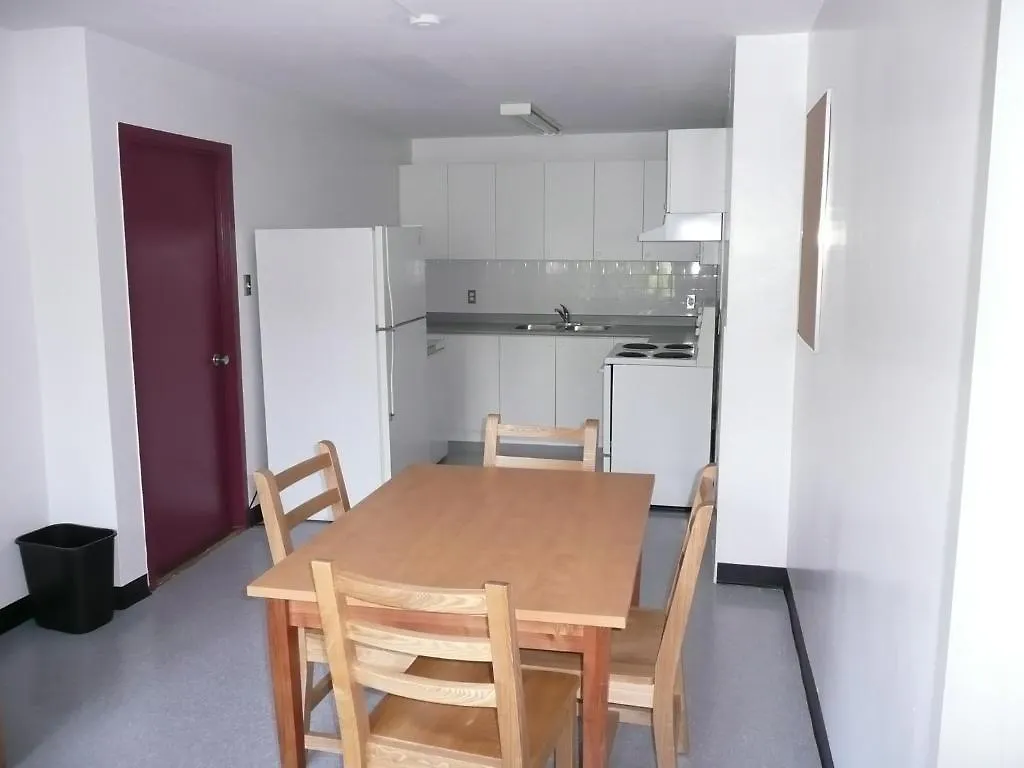Hostel Neill Wycik Hotel Toronto Canada